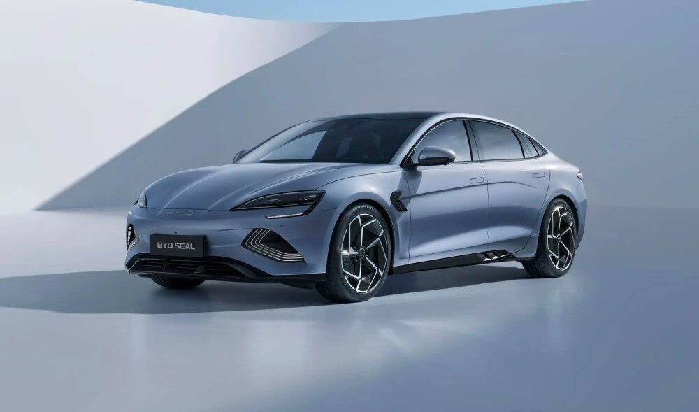 Game-changer for EV industry: New tech enables in-motion charging using electromagnetic field energy