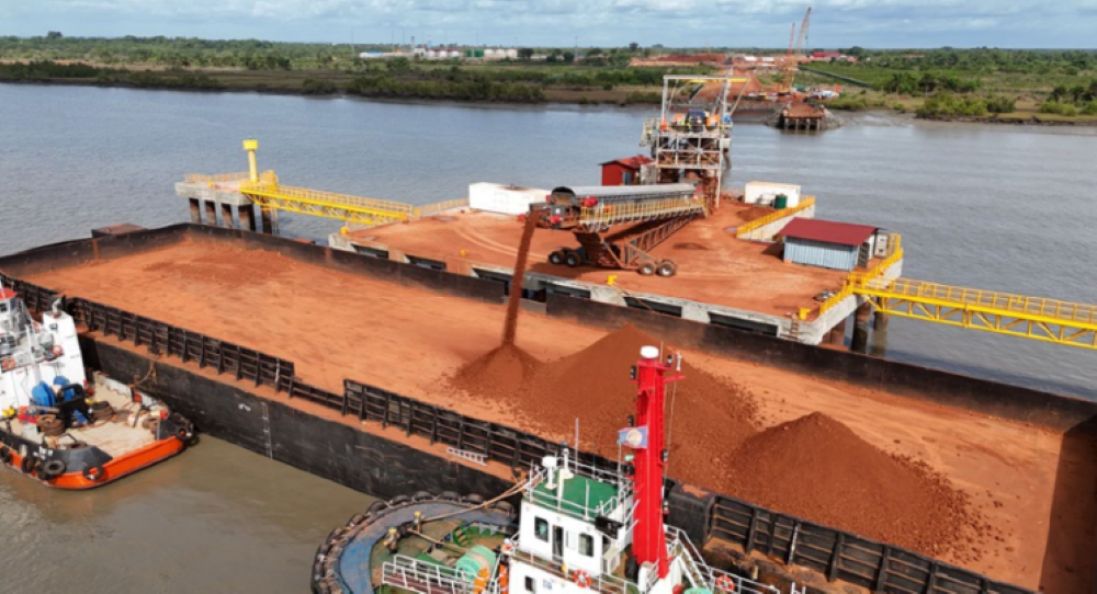 Telestack barge loader enables efficient bauxite handling for Guinea’s Bon Ami Project