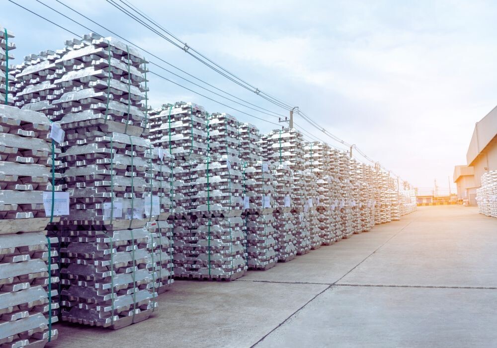 LME aluminium price shrinks by $31/t; Alumina price inches down to $369.09/t