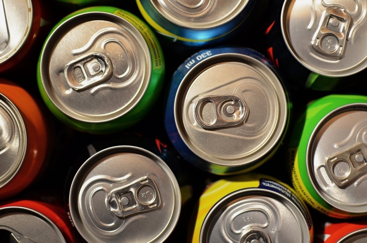 Aluminum cans top