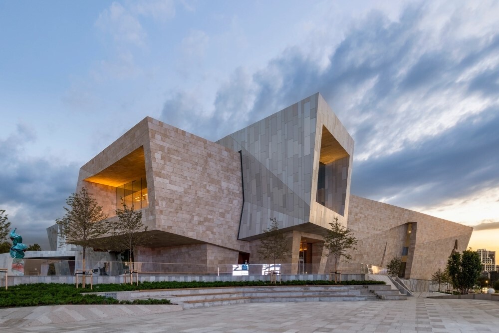 Stone and aluminium define Kazakhstan’s bold new museum landmark