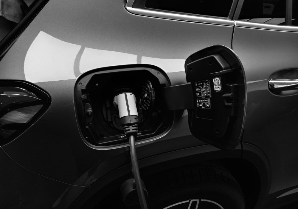 GM books USD 1.6 billion aluminium-exposed loss in EV pullback