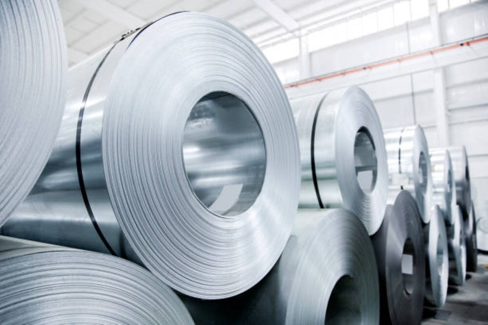 LME aluminium slips to USD 2,826 per tonne—market sentiment turns cautious