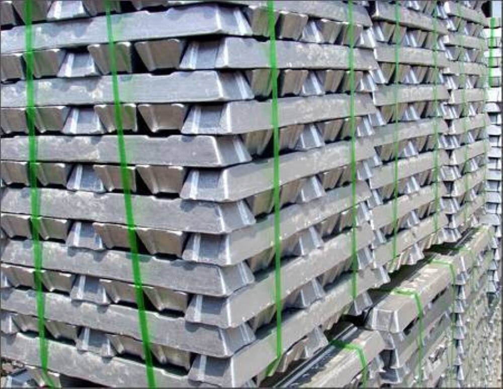 Aluminium fell as China’s primary output rose 0.4% in October