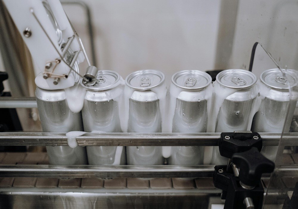 Image of aluminium cans