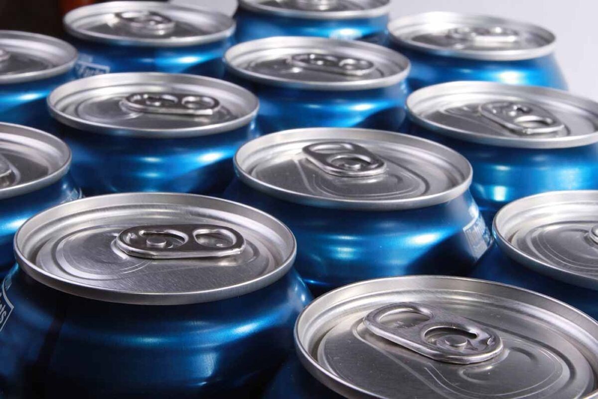 Ritardo nella certificazione BIS spinge l'India a importare lattine di alluminio per bevande