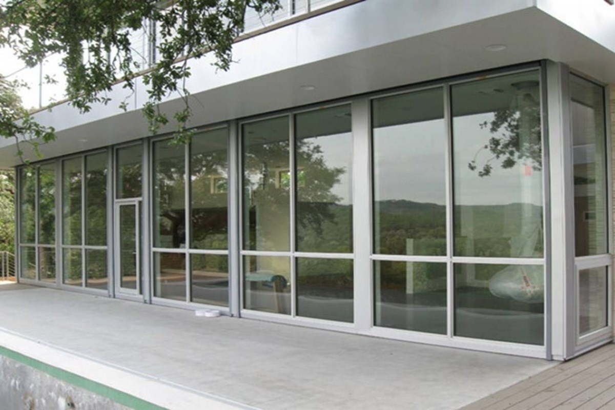 PGT Custom Windows and Doors lancia le nuove linee Scout e Sparta di finestre e porte in alluminio