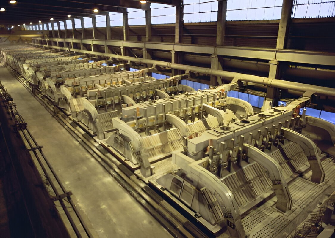 EGA difende il progetto di smelter di alluminio a Inola contro l'opposizione locale