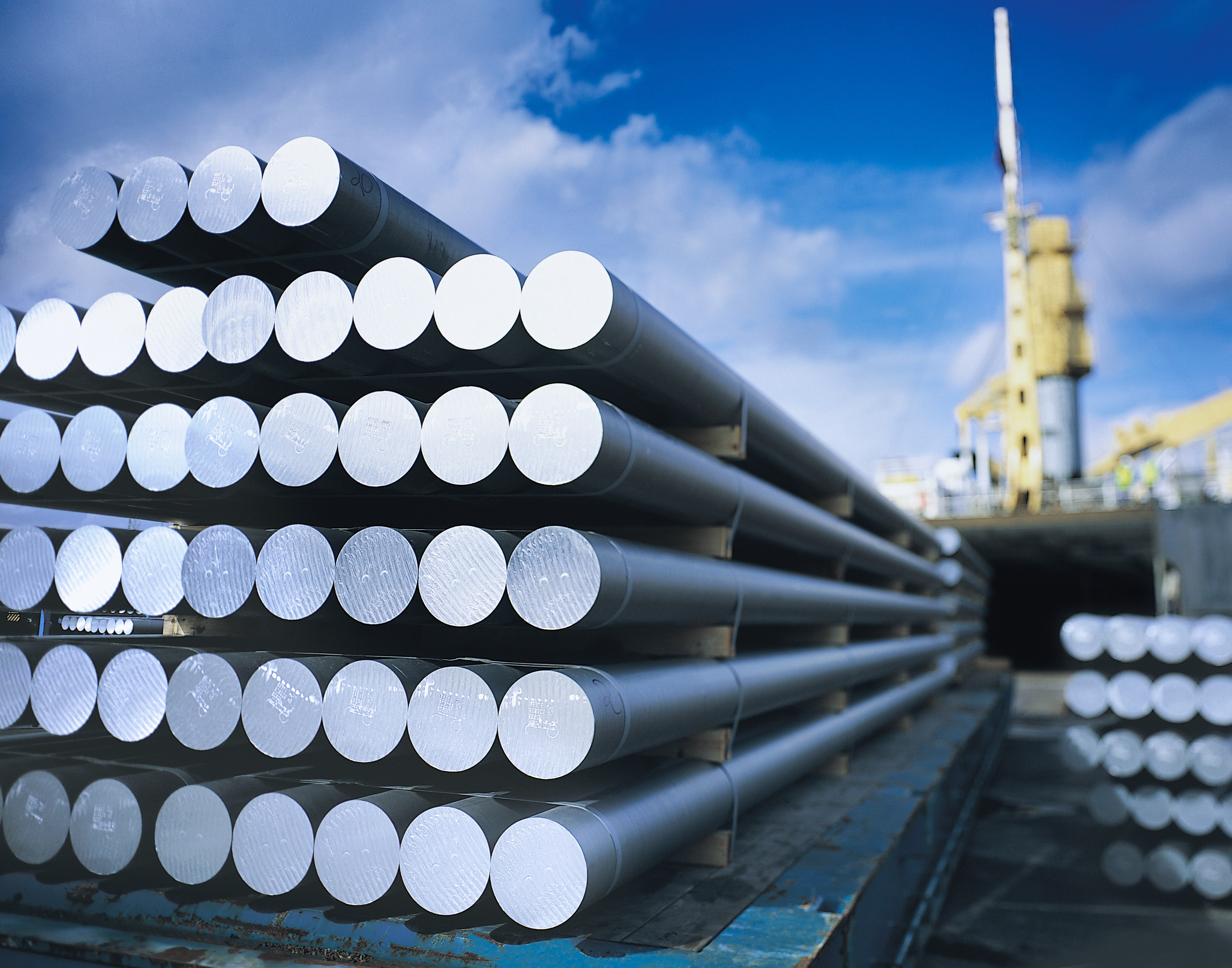 LME aluminium prices drop after record surge but still hover above $3600/t