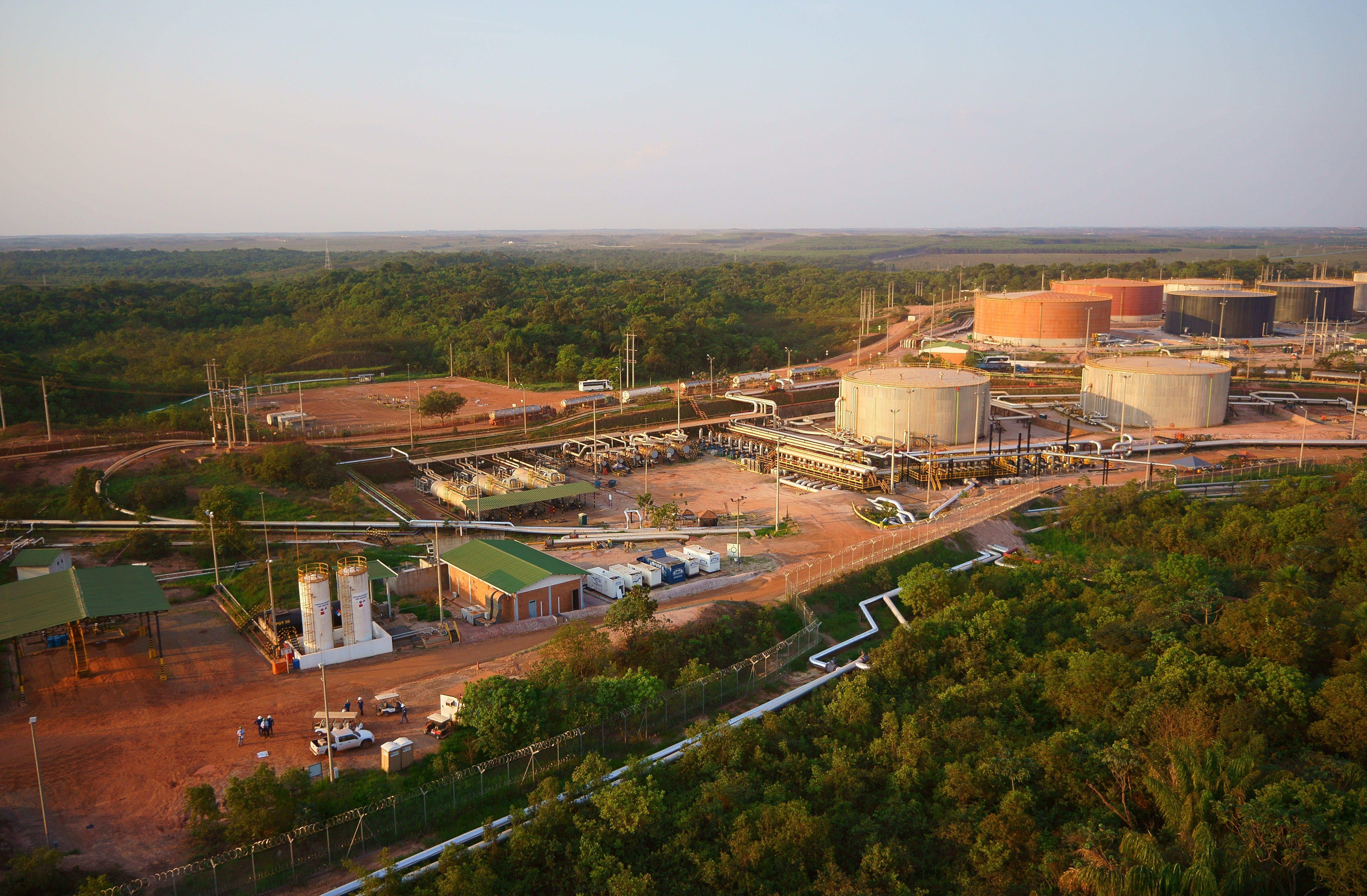 Alcoa expects lower alumina shipments