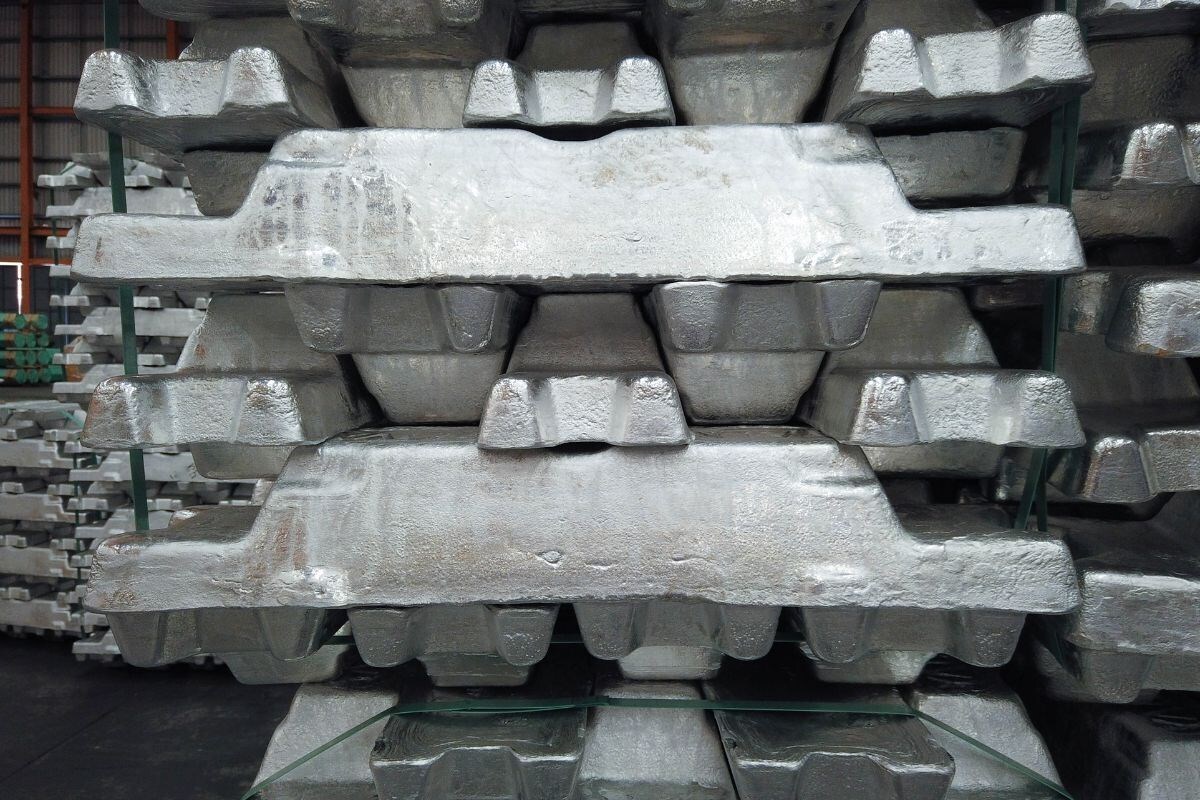Aluminium ingot