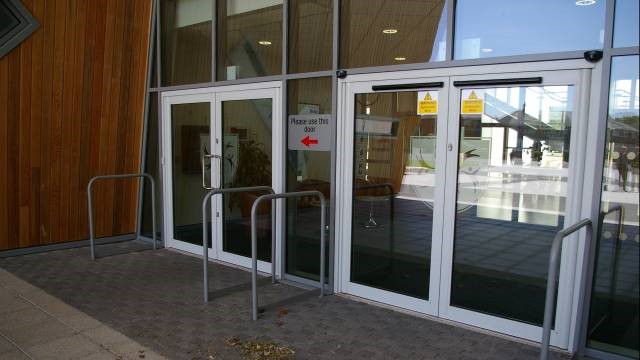 Jack Aluminium partners with Geze UK to create automatic sliding door system