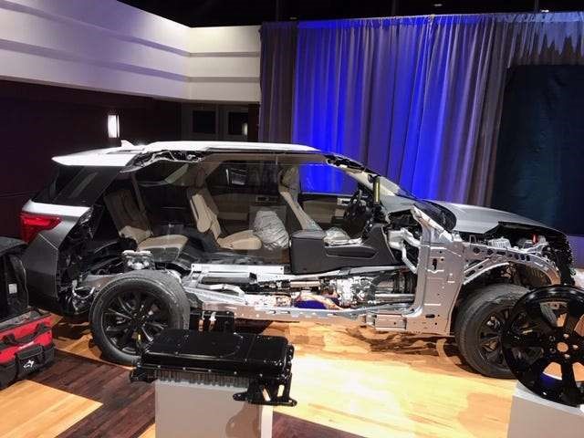 Ford 2020 Explorer sheds weight using an aluminium hood and a mixed