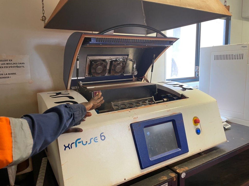 A typical bench top XRF 